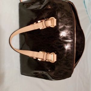 Michael Kors Bags - Like Brand New Michael Kors purse Michael Kors Bags - Like Brand New Michael Kors purse